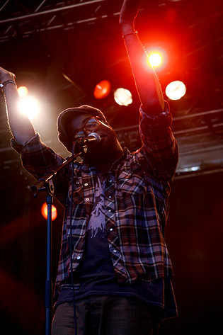 2007-06-28 - Tv on the Radio från Hovefestivalen, Arendal