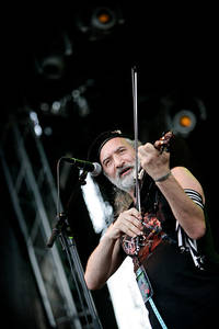 2007-07-01 - Gogol Bordello från Pier Pressure, Göteborg