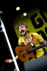 2007-07-01 - Gogol Bordello från Pier Pressure, Göteborg