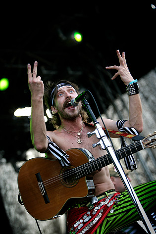 2007-07-01 - Gogol Bordello från Pier Pressure, Göteborg