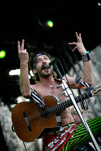 2007-07-01 - Gogol Bordello från Pier Pressure, Göteborg