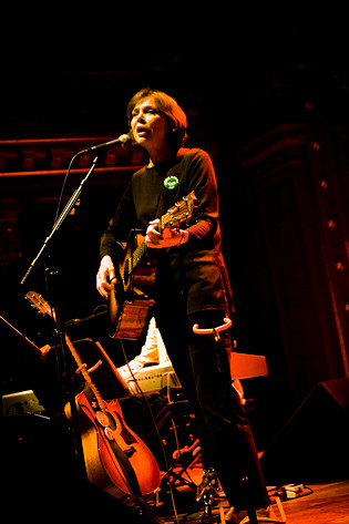 2007-07-04 - Nanci Griffith från Berns, Stockholm