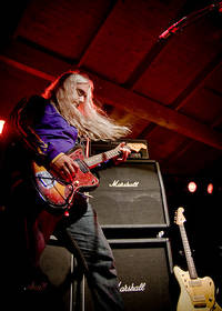 2007-07-28 - Dinosaur Jr från Emmabodafestivalen, Emmaboda