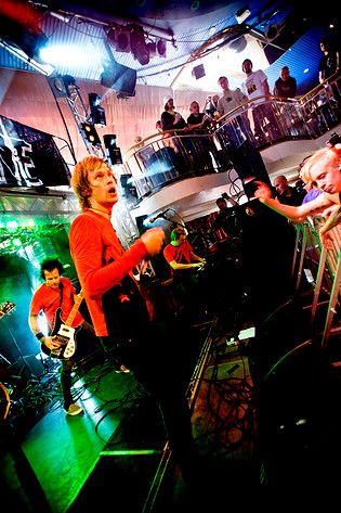 2007-09-20 - The (International) Noise Conspiracy från Rocknrollbåten, Östersjön