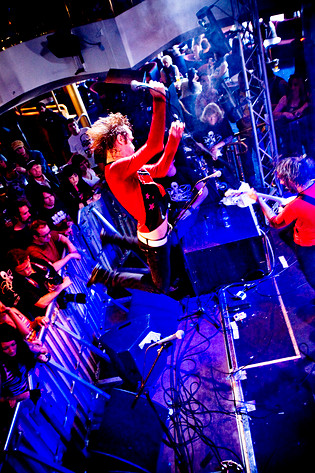2007-09-20 - The (International) Noise Conspiracy från Rocknrollbåten, Östersjön