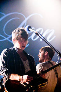 2007-09-28 - Kings Of Leon från Lupos, Boston, MA
