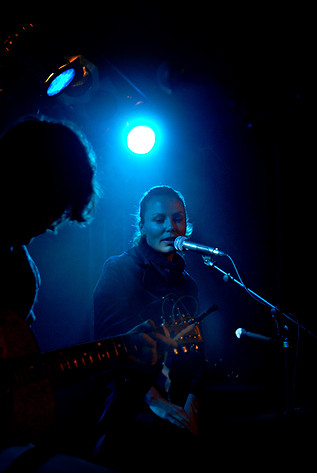 2007-10-23 - Fanny Risberg with Mattias Bärjed från Debaser Slussen, Stockholm