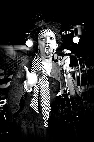 2007-10-26 - Val & The Bitches från Rookiefestivalen, Hultsfred