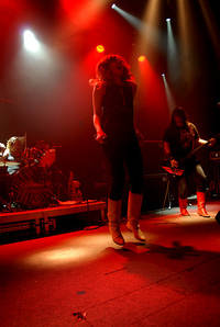 2007-11-13 - The Donnas från Debaser Medis, Stockholm