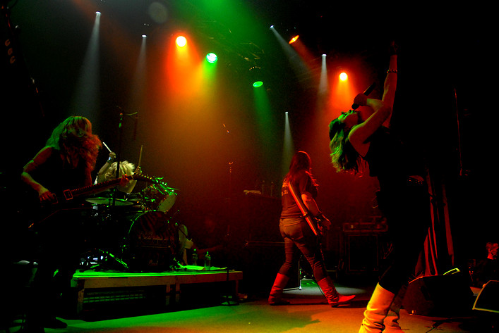 2007-11-13 - The Donnas från Debaser Medis, Stockholm
