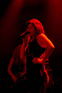 2007-11-13 - The Donnas från Debaser Medis, Stockholm