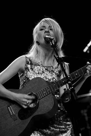 2007-11-17 - Jonna Lee från Rival, Stockholm