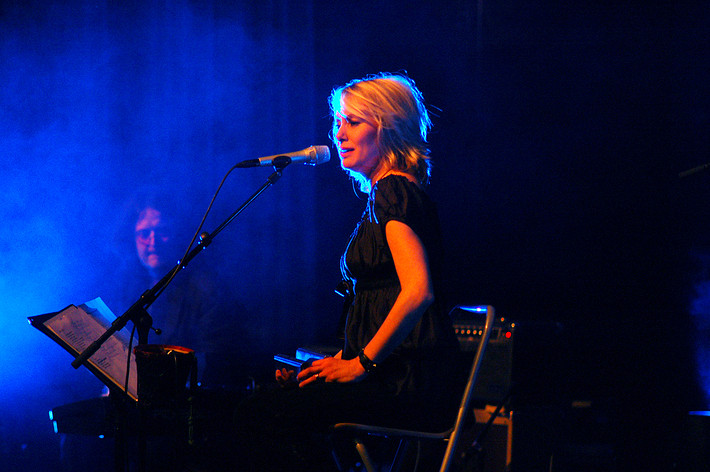 2007-11-25 - Louise Hoffsten från Rival, Stockholm
