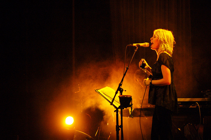 2007-11-25 - Louise Hoffsten från Rival, Stockholm