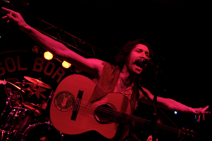 2007-11-29 - Gogol Bordello från Chalmers, Göteborg