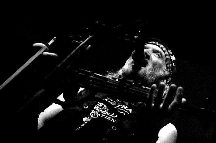 2007-11-29 - Gogol Bordello från Chalmers, Göteborg
