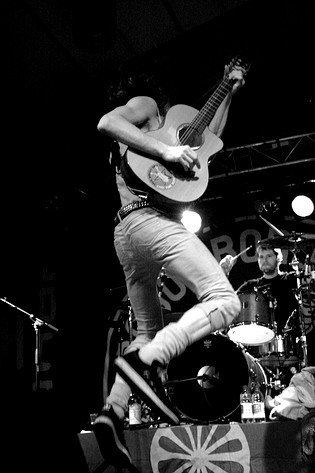 2007-11-29 - Gogol Bordello från Chalmers, Göteborg