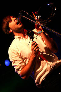 2007-11-30 - Shout Out Louds från Chalmers, Göteborg