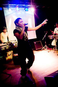 2007-11-30 - Ayesha från Digital Tone Festival, Umeå