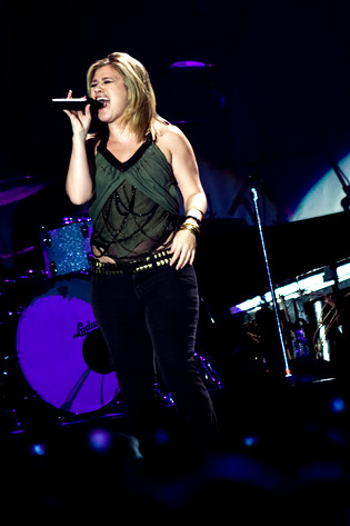 2008-04-11 - Kelly Clarkson från Annexet, Stockholm