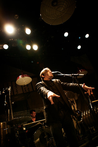 2008-04-26 - Einstürzende Neubauten från Trädgår'n, Göteborg