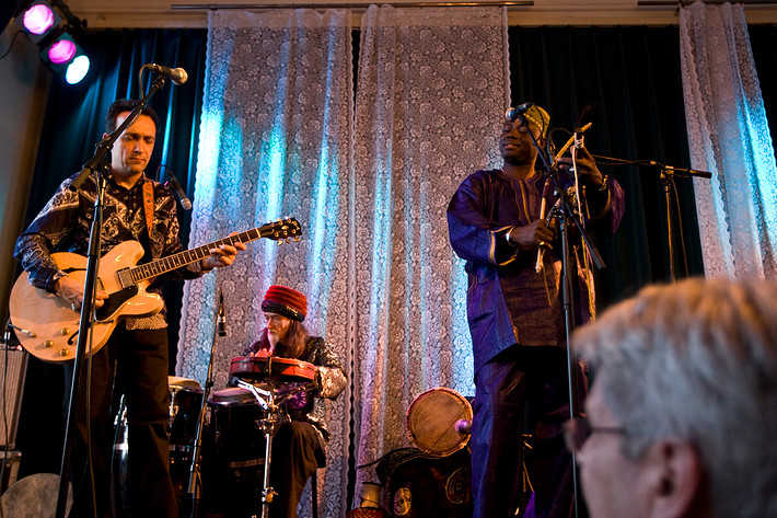 2008-05-01 - Justin Adams & Juldeh Camara från Södra Teatern, Stockholm