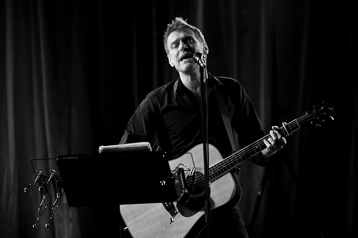 2008-06-03 - Bryan Adams från Scalateatern, Stockholm