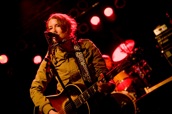 2008-06-12 - Kathleen Edwards från Hultsfredsfestivalen, Hultsfred