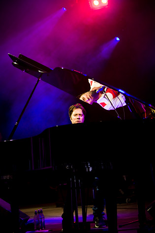 2008-06-13 - Rufus Wainwright från Hultsfredsfestivalen, Hultsfred