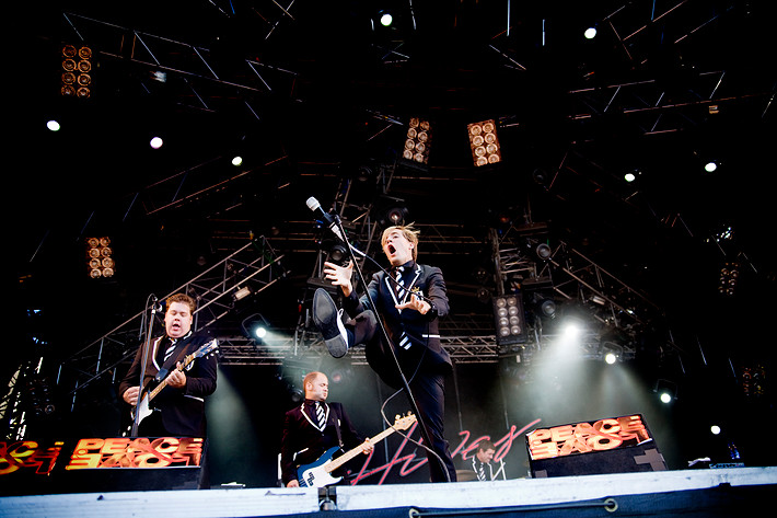 2008-06-26 - The Hives från Peace & Love, Borlänge