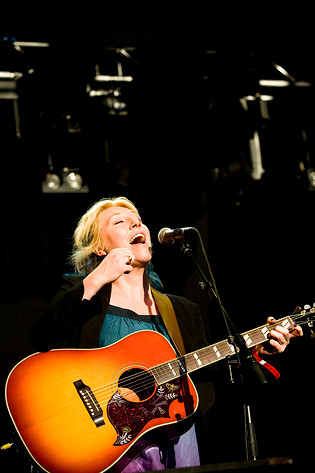 2008-06-26 - Martha Wainwright från Peace & Love, Borlänge