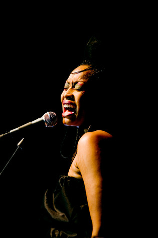 2008-06-26 - Erykah Badu från Berns, Stockholm