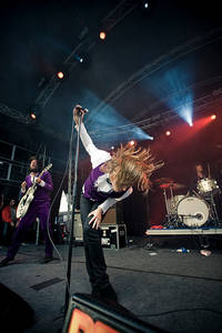 2008-06-28 - The (International) Noise Conspiracy från Peace & Love, Borlänge