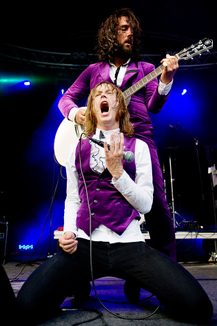 2008-06-28 - The (International) Noise Conspiracy från Peace & Love, Borlänge