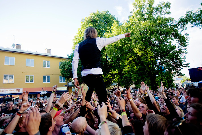 2008-06-28 - The (International) Noise Conspiracy från Peace & Love, Borlänge
