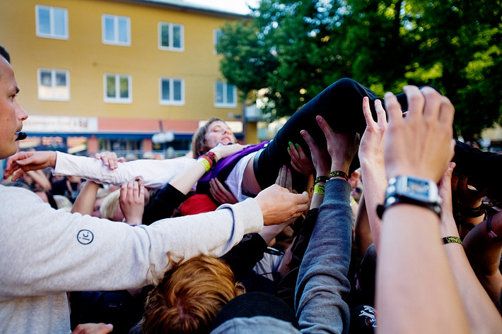 2008-06-28 - The (International) Noise Conspiracy från Peace & Love, Borlänge