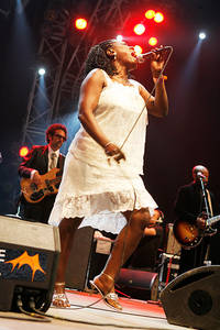 2008-07-06 - Sharon Jones & the Dap-Kings från Roskildefestivalen, Roskilde