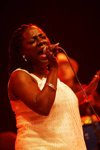 2008-07-06 - Sharon Jones & the Dap-Kings från Roskildefestivalen, Roskilde