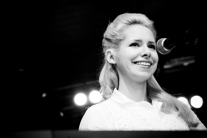 2008-07-31 - Nellie McKay från Emmabodafestivalen, Emmaboda