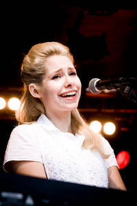 2008-07-31 - Nellie McKay från Emmabodafestivalen, Emmaboda