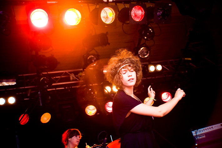 2008-08-01 - Those Dancing Days från Emmabodafestivalen, Emmaboda