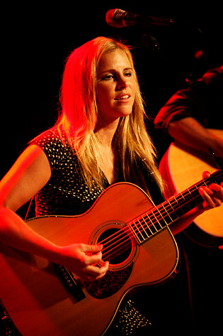 2008-08-08 - Lisa Miskovsky från Guitars, Umeå