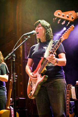 2008-08-26 - The Breeders från Berns, Stockholm