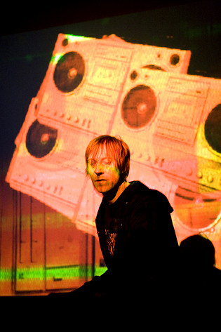2008-11-28 - Andreas Tilliander från Digital Tone Festival, Umeå