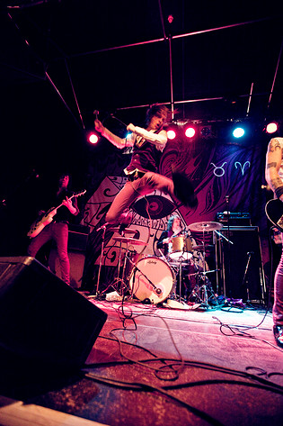 2009-02-26 - The (International) Noise Conspiracy från Mejeriet, Lund
