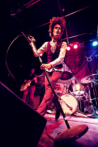 2009-02-26 - The (International) Noise Conspiracy från Mejeriet, Lund