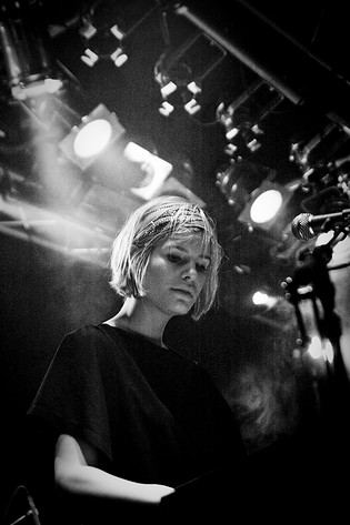 2009-03-06 - Those Dancing Days från Debaser Malmö, Malmö