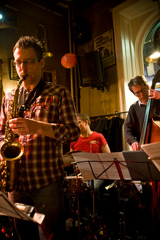 2009-03-11 - Elastic Collision från Glenn Miller Café, Stockholm