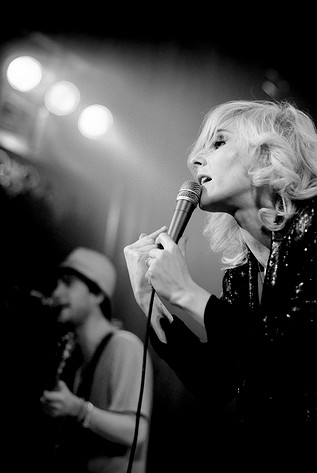 2009-04-02 - The Sounds från Stora Teatern, Göteborg