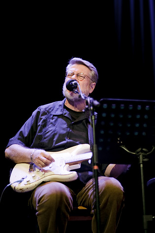2009-04-03 - Mikael Wiehe från Nalen, Stockholm